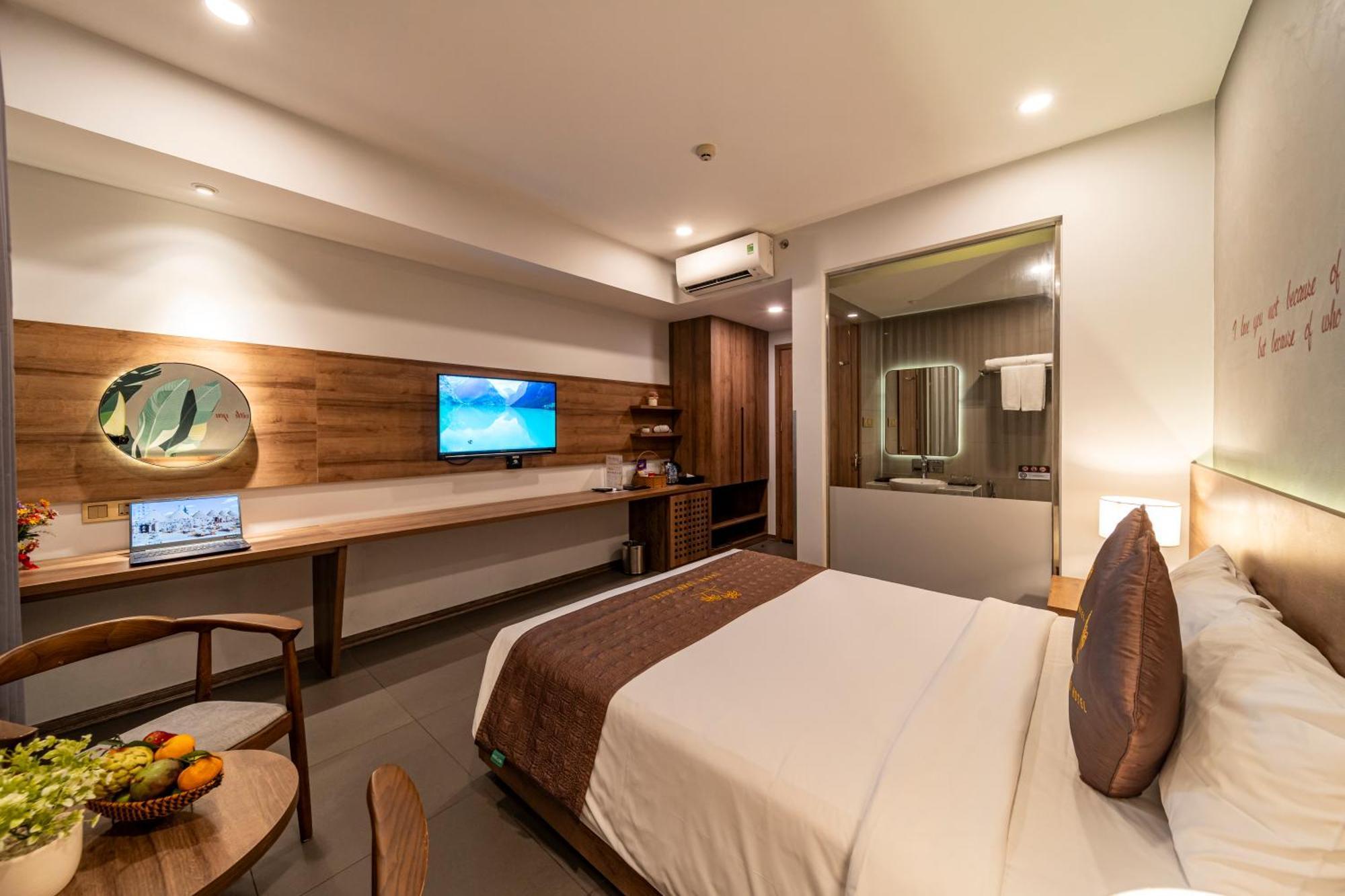 Thanh Long - Tra Khuc 3* Ho Chi Minh City